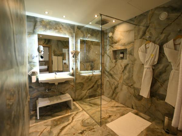 555 Hotel Clubbing Adults Only : photo 6 de la chambre suite supérieure 