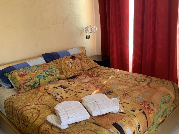 National Gallery Taormina B&B : photo 1 de la chambre chambre double avec salle de bains privative