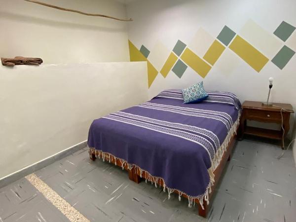 Céntrica y confortable habitación : photo 2 de la chambre chambre double avec salle de bains privative