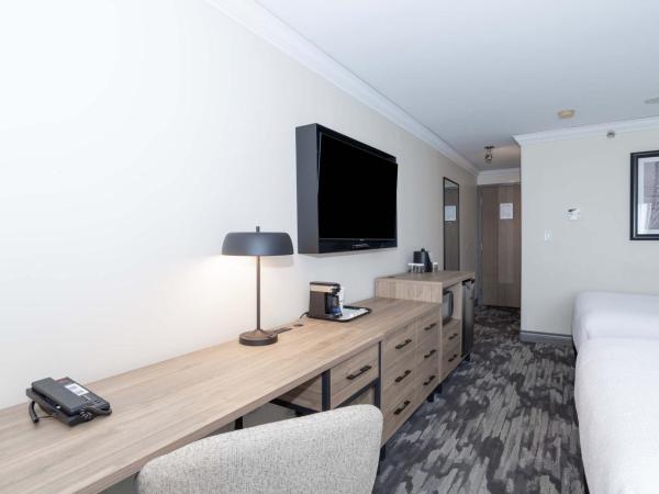 Sandman Signature Toronto Airport Hotel : photo 4 de la chambre chambre standard 2 lits queen-size