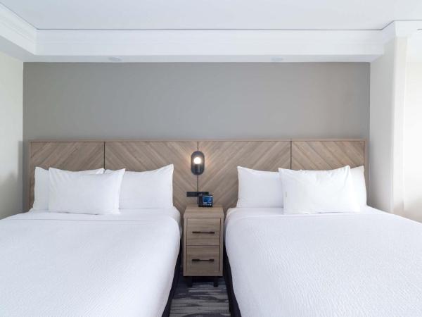 Sandman Signature Toronto Airport Hotel : photo 3 de la chambre chambre standard 2 lits queen-size