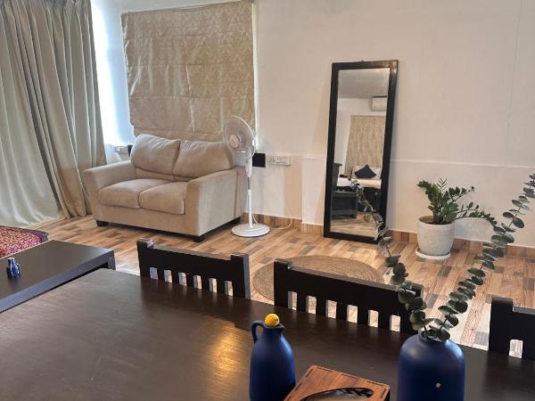 BRICK CASTLE : photo 1 de la chambre studio lit king-size avec canapé-lit