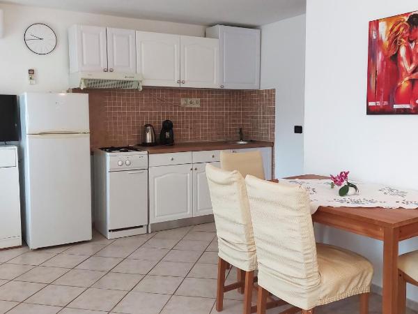 MARA House with Apartments : photo 4 de la chambre appartement avec balcon