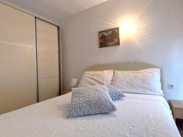MARA House with Apartments : photo 1 de la chambre appartement avec balcon