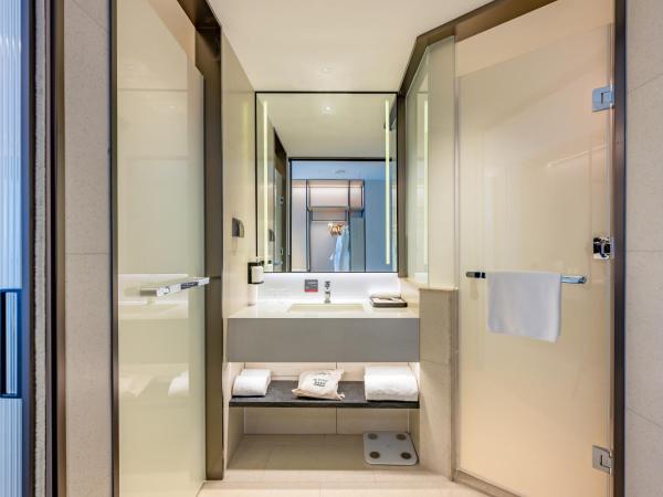 EVEN Hotel Qingdao Laoshan - an IHG Hotel : photo 3 de la chambre standard king room smart fitness mirror