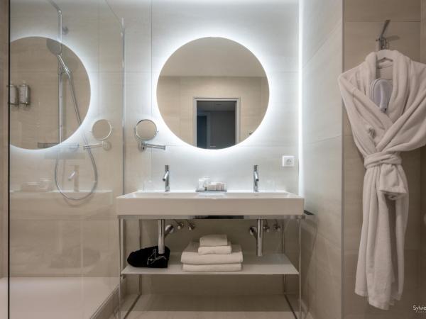 Hôtel La Monnaie Arty & Spa : photo 4 de la chambre suite aliénor d'aquitaine