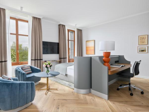 Hotel Angleterre & Résidence : photo 3 de la chambre suite junior familiale