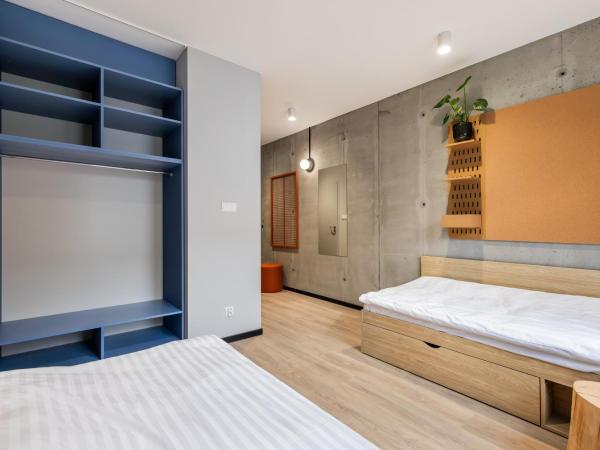 NextDoor Apartments : photo 3 de la chambre chambre lits jumeaux