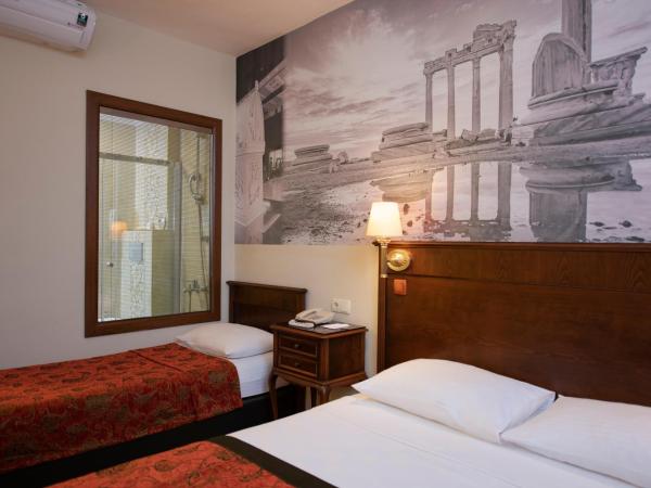 Museum Hotel Antique Roman Palace - Adults Only Ultra All Inclusive : photo 2 de la chambre chambre triple supérieure
