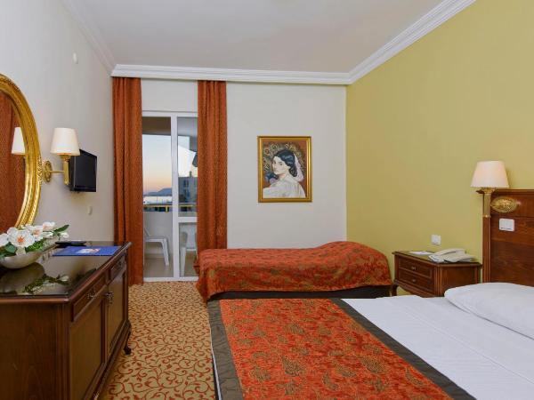 Museum Hotel Antique Roman Palace - Adults Only Ultra All Inclusive : photo 4 de la chambre chambre triple supérieure