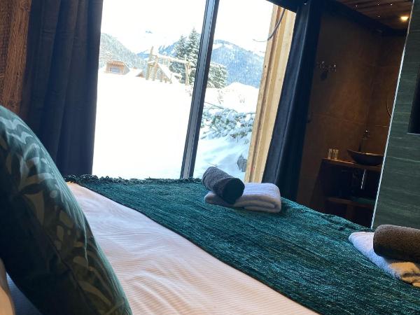 Les Mazots des Fées : photo 4 de la chambre chambre familiale avec salle de bains privative