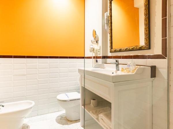 Ad Hoc Monumental 1881 : photo 1 de la chambre chambre double supérieure avec terrasse