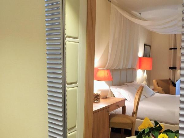 Erbavoglio Hotel : photo 8 de la chambre chambre double ou lits jumeaux supérieure avec balcon