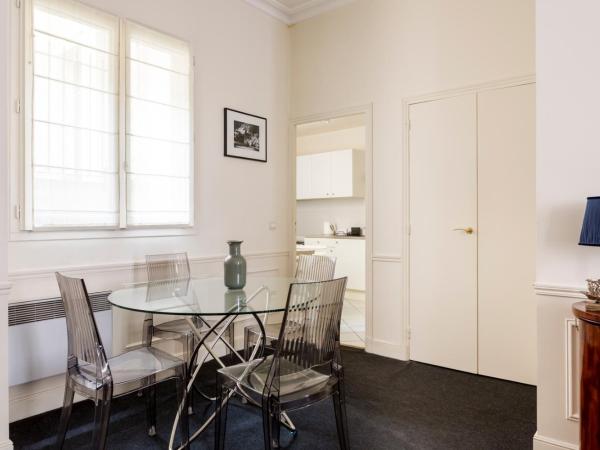 Faubourg Saint-Honore 1 BDR : photo 5 de la chambre appartement
