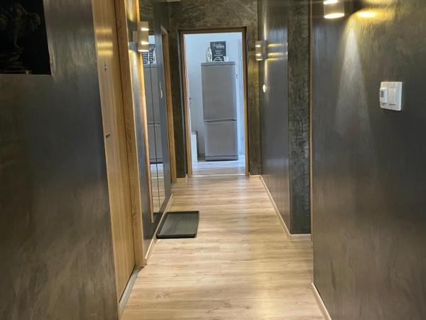 MDA Katowice Apartments : photo 2 de la chambre chambre quadruple avec salle de bains privative