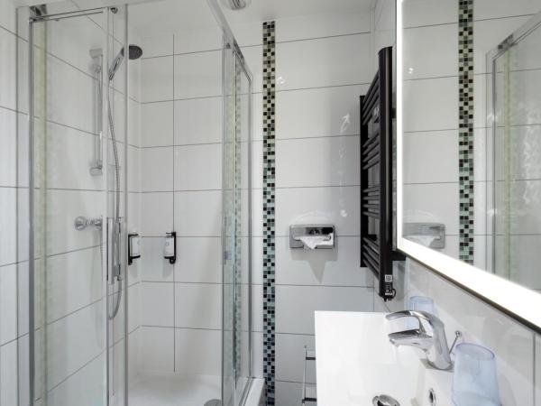 Best Western Plus Hôtel Belfort Centre Gare : photo 2 de la chambre chambre lit queen-size confort