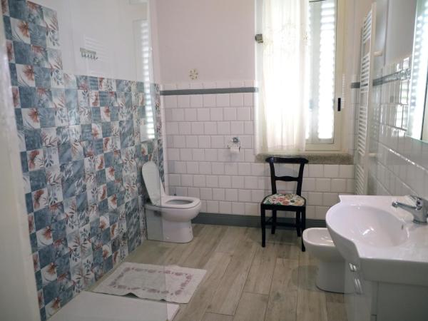 B&B Villa Pallante : photo 6 de la chambre chambre double ou lits jumeaux avec salle de bains