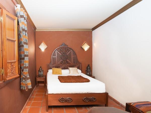 Safestay Cordoba Mezquita Catedral : photo 3 de la chambre chambre double avec salle de bains privative 