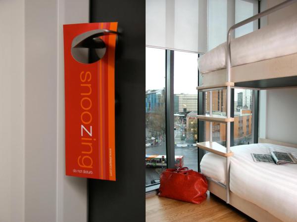 Sleeperz Hotel Cardiff : photo 3 de la chambre chambre lits jumeaux avec lits superposés
