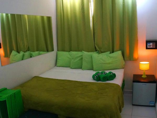 Maraca Hostel : photo 5 de la chambre chambre double avec salle de bains privative