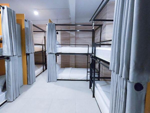 Nappark Hostel @Khao San : photo 5 de la chambre lit dans dortoir mixte de 8 lits