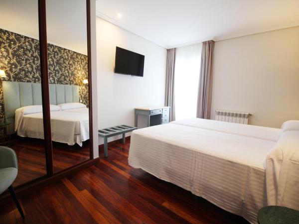 Hostería de Adarzo : photo 4 de la chambre chambre lits jumeaux avec salle de bains privative