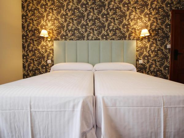 Hostería de Adarzo : photo 10 de la chambre chambre lits jumeaux avec salle de bains privative