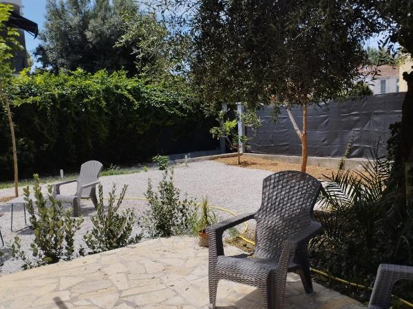 Maison d'Hôtes Floribel : photo 10 de la chambre appartement - vue sur jardin