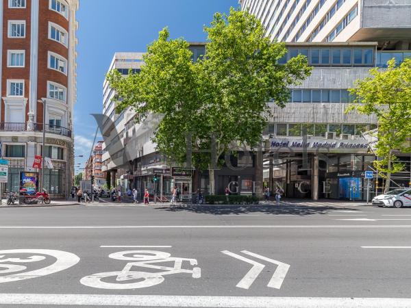 AYZ Princesa-Auto check-in property : photo 4 de la chambre chambre double avec salle de bains privative