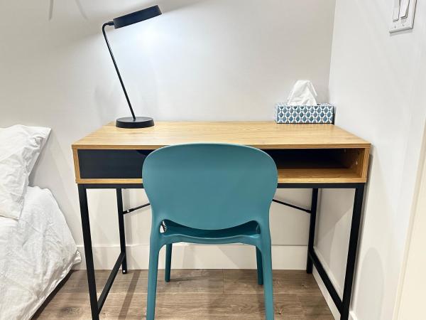 New Suite with Private Bathroom 8 mins to UBC : photo 6 de la chambre chambre double deluxe avec baignoire