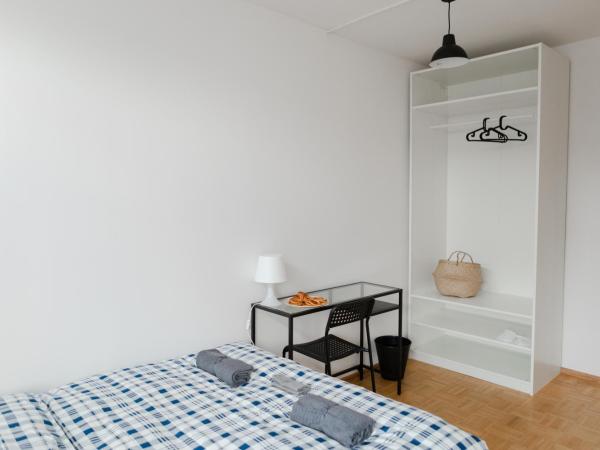 LoftMe Houses Hostel : photo 6 de la chambre chambre double avec balcon