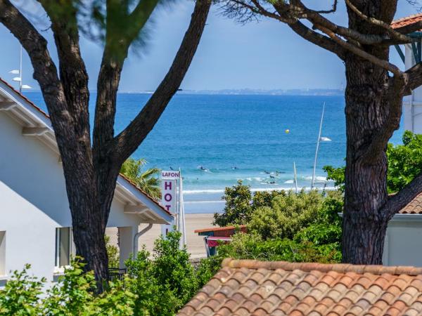 Hôtel Ibaïa - Piscine & Spa : photo 4 de la chambre chambre double - vue latérale sur mer