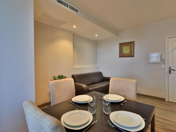 Emeraude Résidence Hotelière : photo 3 de la chambre chambre avec balcon beaulieu-sur-mer