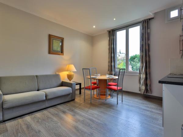 Emeraude Résidence Hotelière : photo 6 de la chambre hébergement 1 chambre sainte-maxime