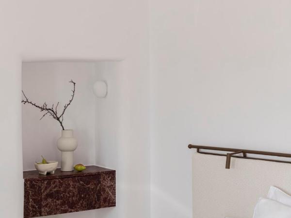 Canaves Ena - Small Luxury Hotels of the World : photo 5 de la chambre suite avec bassin profond style rivière