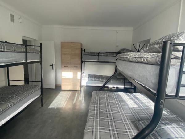 Hostel Harmonia : photo 2 de la chambre lits superposés dans dortoir masculin 