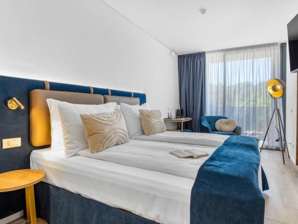 Del Mar Emotion Resort : photo 1 de la chambre chambre double standard avec balcon