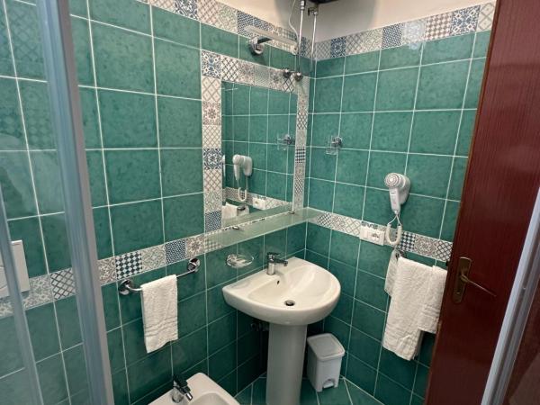 Hotel Regina del Mare : photo 1 de la chambre chambre simple standard - vue sur mer