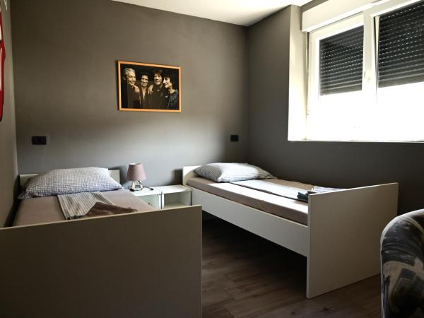 Rock Rooms Pula : photo 5 de la chambre chambre lits jumeaux avec salle de bains