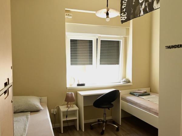 Rock Rooms Pula : photo 2 de la chambre chambre lits jumeaux avec salle de bains