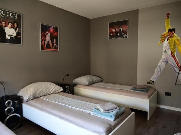 Rock Rooms Pula : photo 5 de la chambre chambre lits jumeaux avec salle de bains