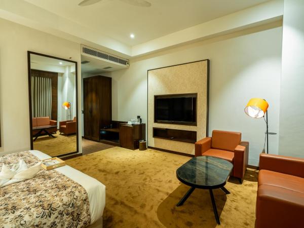 Hotel Mivaante : photo 8 de la chambre suite lit king-size