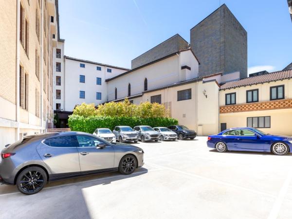 Pamplona Catedral Hotel : photo 7 de la chambre chambre double ou lits jumeaux avec parking