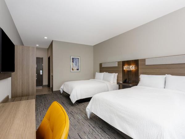 Holiday Inn Express & Suites Tampa Stadium - Airport Area, an IHG Hotel : photo 2 de la chambre chambre standard avec 2 lits queen-size