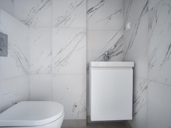 Dream Aparts - Piotrkowska 109 : photo 3 de la chambre chambre simple avec salle de bains commune