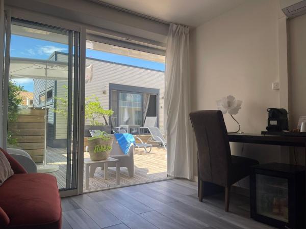 Hôtel Eve Cap d'agde Village Naturiste : photo 1 de la chambre suite junior avec terrasse