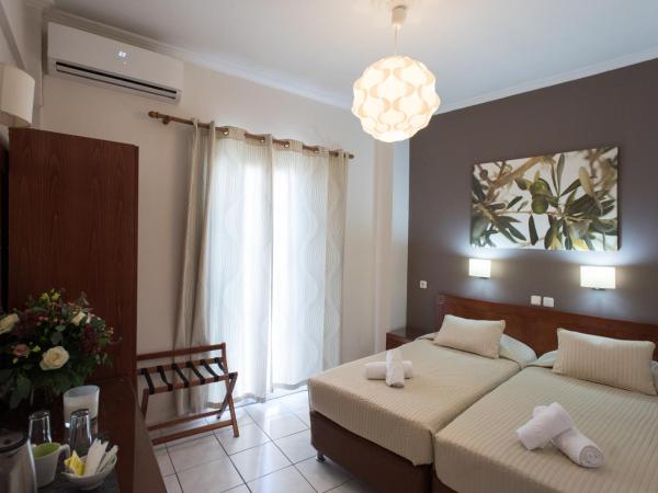 Epidavros Hotel : photo 2 de la chambre chambre double ou lits jumeaux