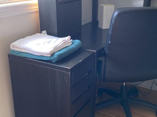 Private Rooms, Free Parking, Full Kitchen, Best Prices in Town- York University Heights : photo 2 de la chambre chambre triple