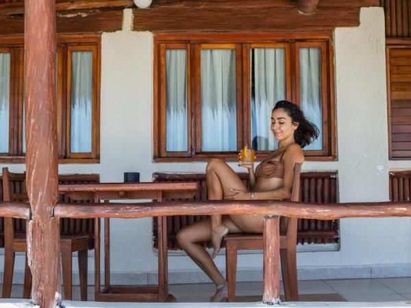 BT Live Tulum located at the party zone : photo 1 de la chambre bungalow