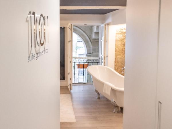 Hotel Montes : photo 7 de la chambre suite junior